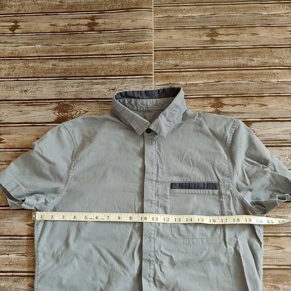 Lululemon Men's Short Sleeve Button Down Shirt Top Small Blue - Picture 6 of 7